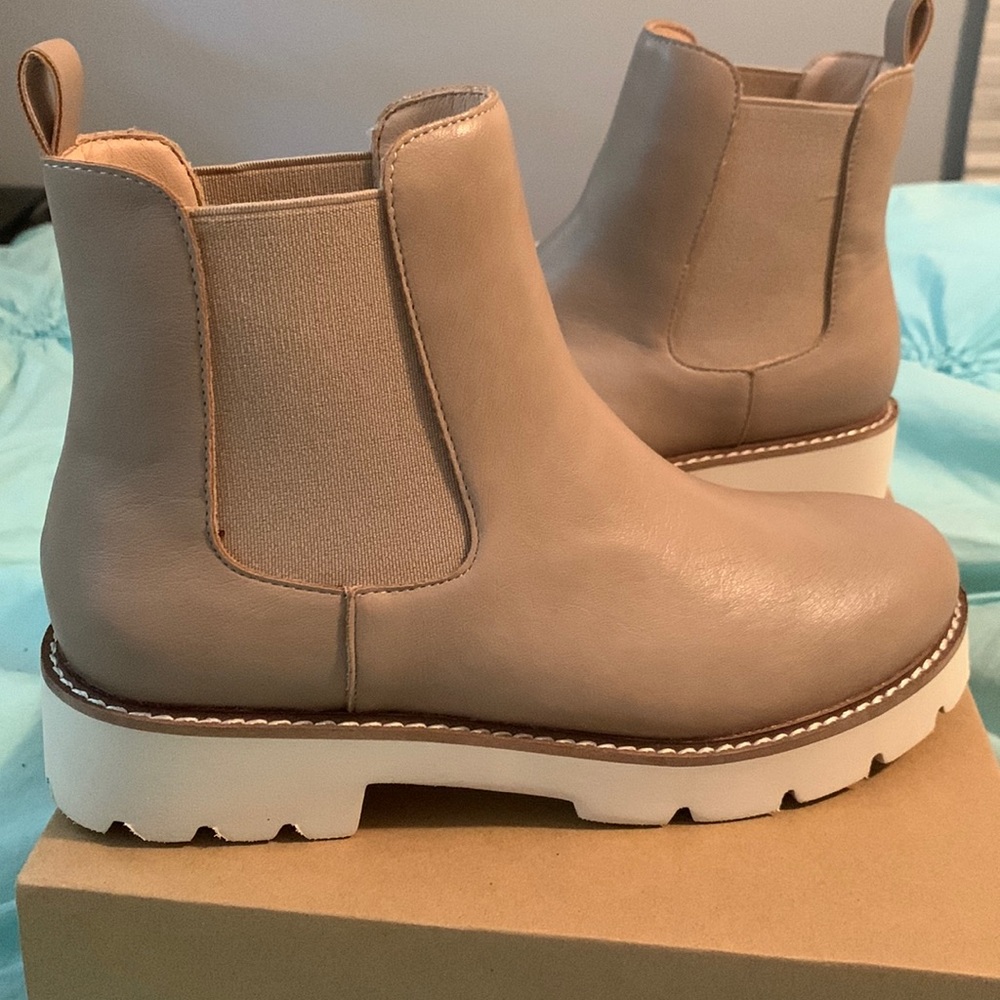Brand new Oasis Sociaty boots